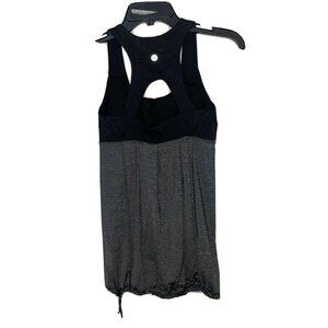𝅺LULULEMON Tank Top Drawstring Waist Built in Bra Size 4 EUC Black/Gray (N)